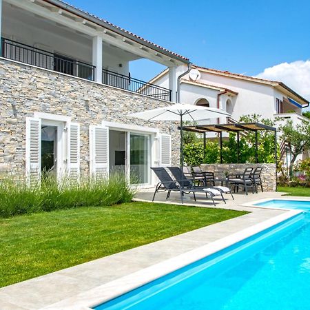 Salt & Sand Villa Kornic Exterior photo