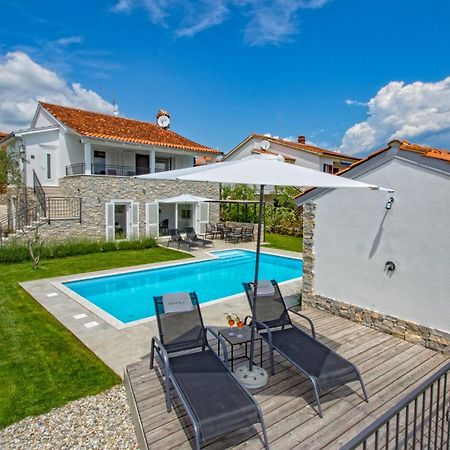 Salt & Sand Villa Kornic Exterior photo