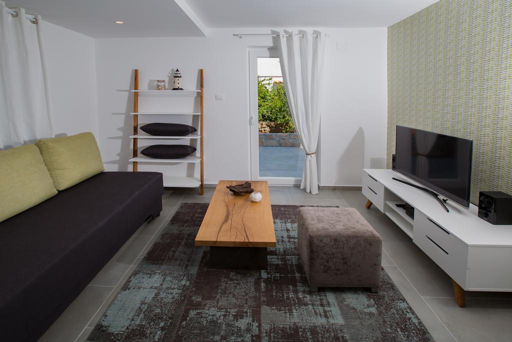 Salt & Sand Villa Kornic Exterior photo