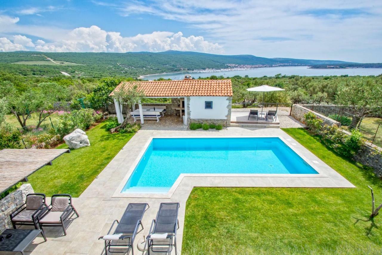Salt & Sand Villa Kornic Exterior photo