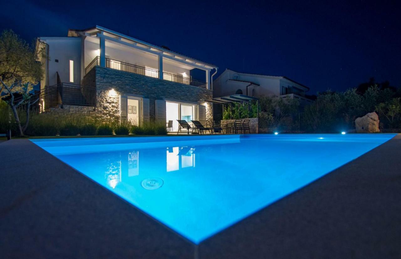 Salt & Sand Villa Kornic Exterior photo