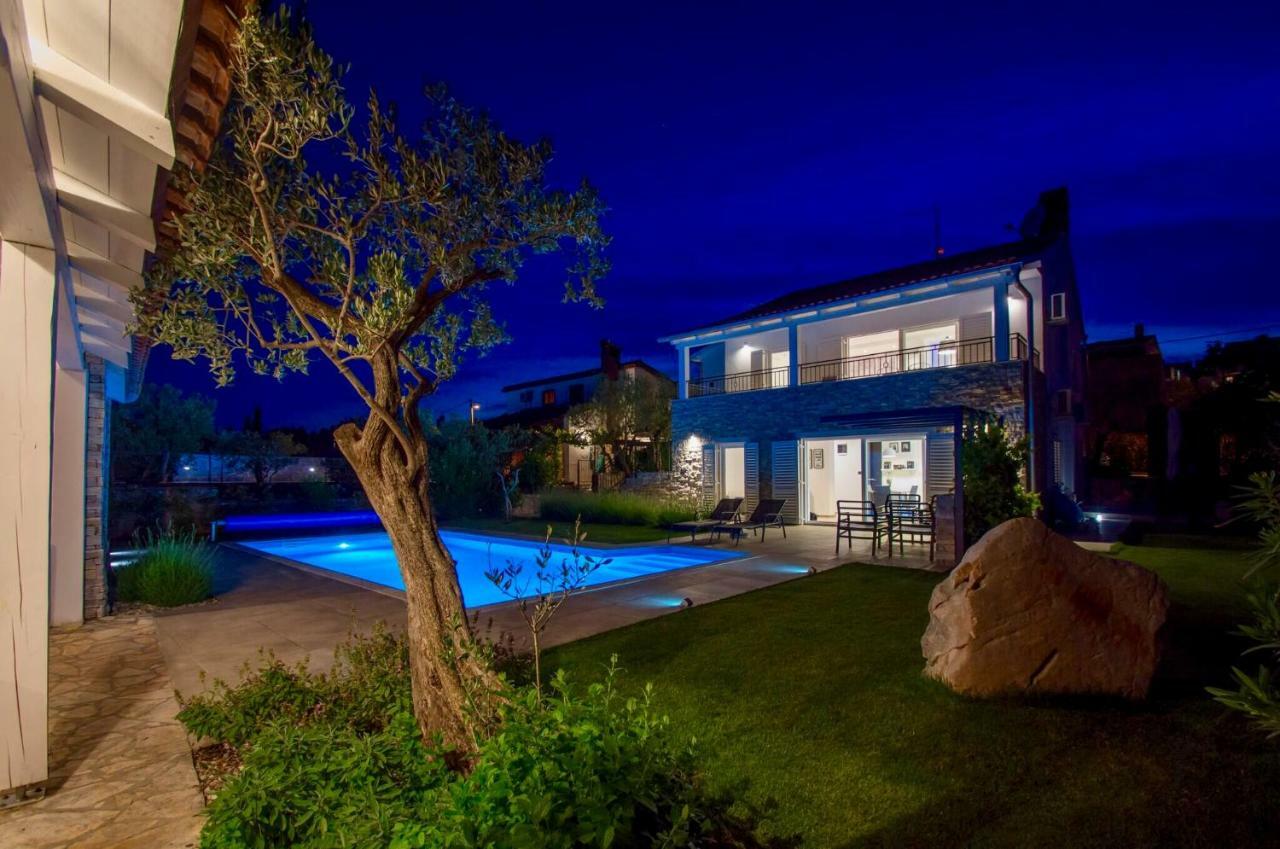 Salt & Sand Villa Kornic Exterior photo