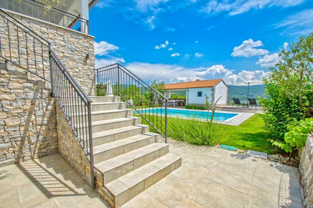 Salt & Sand Villa Kornic Exterior photo