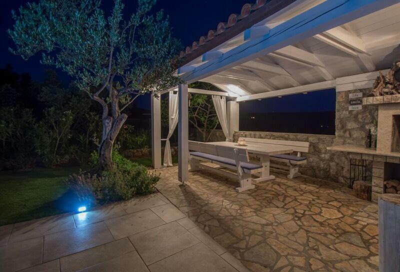 Salt & Sand Villa Kornic Exterior photo
