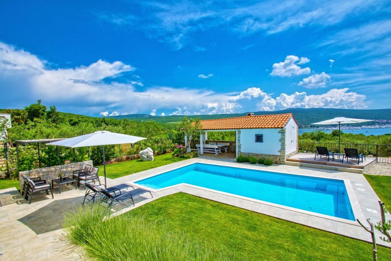 Salt & Sand Villa Kornic Exterior photo